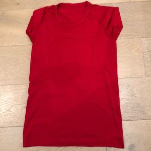 RED LULU SWIFTLY TECH SHIRT
